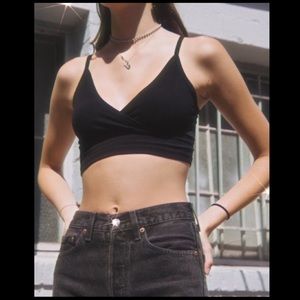 ✖️BRANDY MELVILLE BLACK AMARA TANK✖️